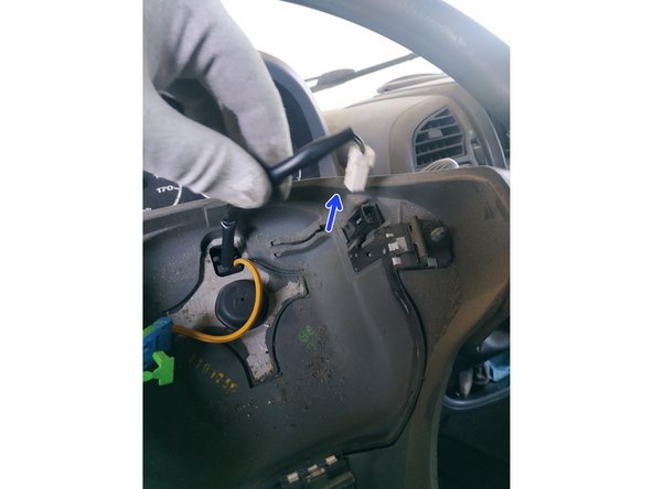 défaire l'autre prise