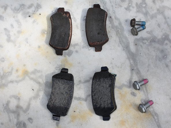 
Systematically change the brake caliper screws, they are supplied with the pads.
