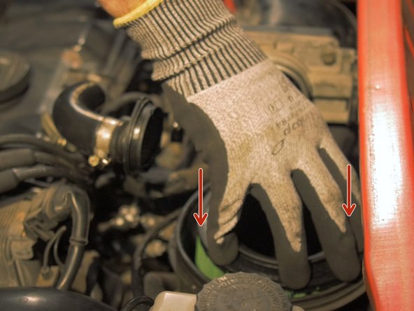 
Replace the air filter in its location
