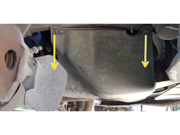 Tirez sur le carter pour le retirer.