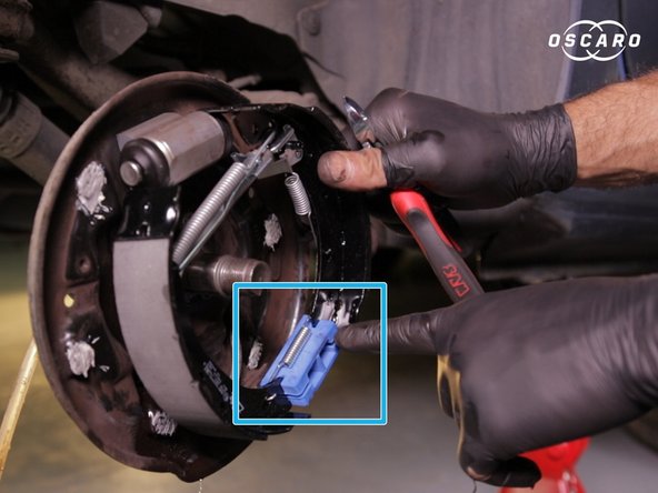 Retirer le cache en plastique bleu