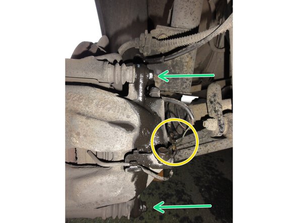 Ouvrir le bol de liquide de frein avant de repousser le piston.