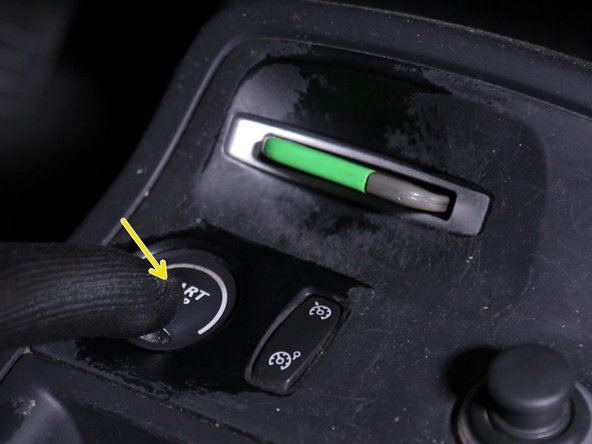 Démarrer le moteur et laisser tourner environ 3 minutes