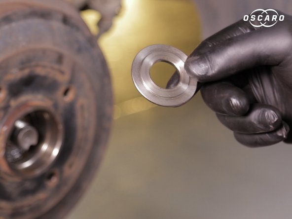 Replacer la coupelle dans le tambour, sur la fusée