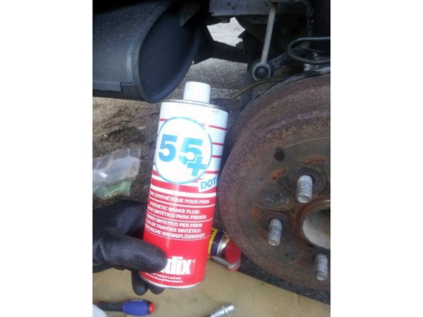 En changeant votre flexible vous avez introduit de l'air dans votre circuit hydraulique, il faut donc le purger.