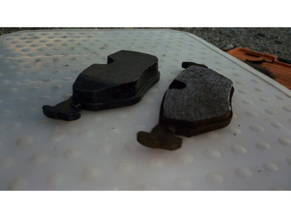 Graisser le dos des plaquettes