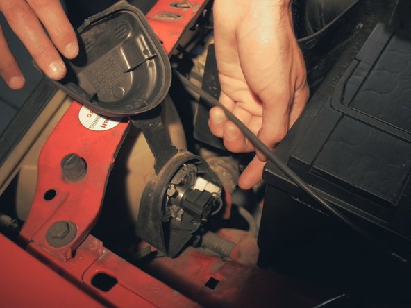 
Pull the plastic cover to remove it and access the bulb
