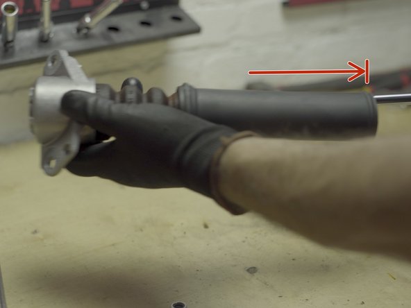 Replacer la butée sur l'amortisseur