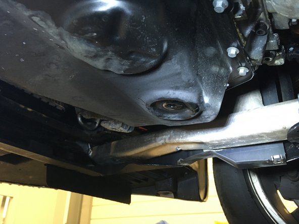 
Replace the drain plug with the new copper gasket.
