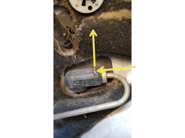 Vous devrez faire les prochaines étapes rapidement car le liquide frein va s'écouler.