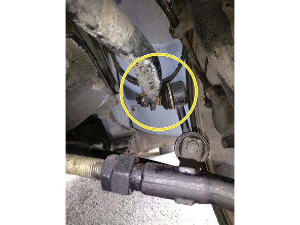 4 écrous (2 écrous de chaque coté (douille de 13))