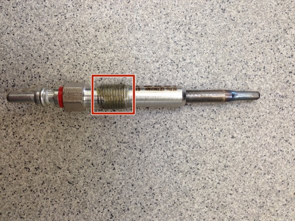 Graisser le pas de vis avec de la graisse pour faciliter le montage