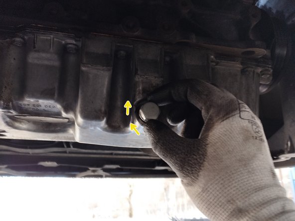 Nettoyer et visser le bouchon à la main