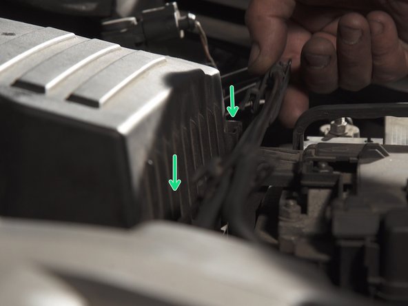 Replacer le faisceau et ses deux agrafes