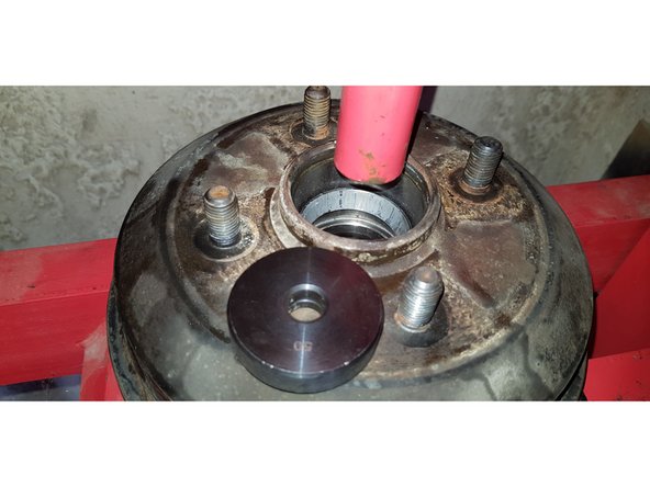 Vérifiez que toutes vos bagues ont la même référence. Si ce n'est pas le cas notez sur papier à quel roulement correspond chaque bague.