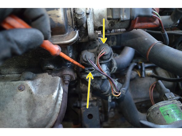 Placez le bac sous les sondes car du liquide va encore s'écouler.