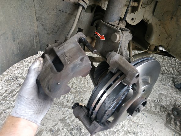 libérer l'étrier (on l'avait suspendu)