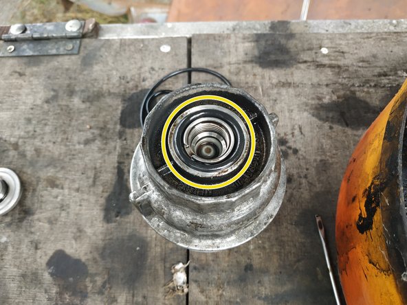 Des joints toriques neufs sont fournis avec le nouveau filtre.