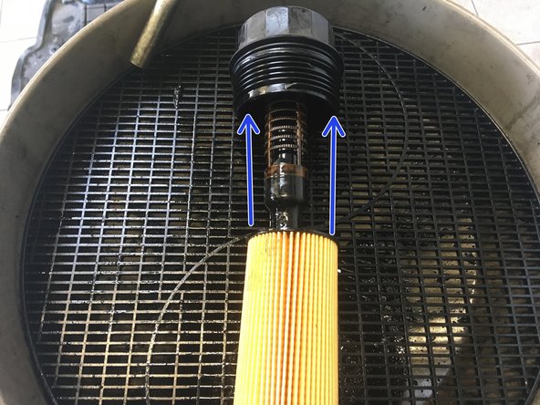 Monter la nouvelle cartouche du filtre en la clipsant vers le bas