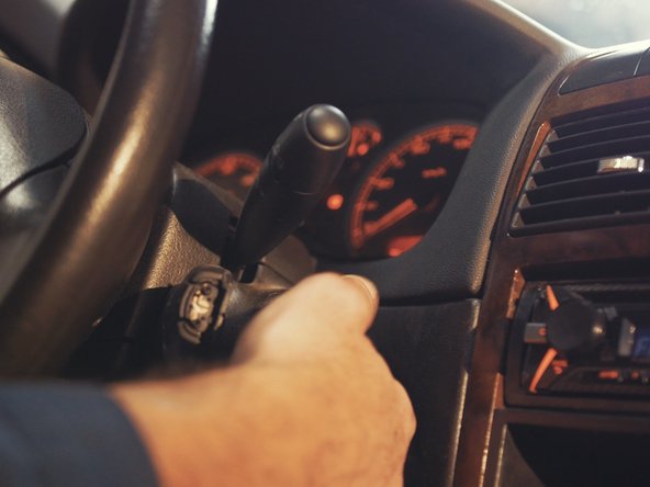 Démarrer le moteur du véhicule