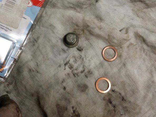 
Replace le joint  du bouchon de vidange by a new one.
