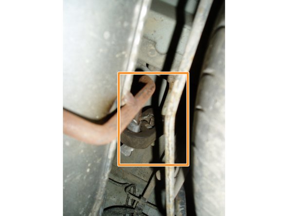 Remonter la bride droite de silencieux d'échappement