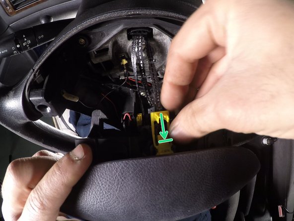 Refermer la languette de verrouillage