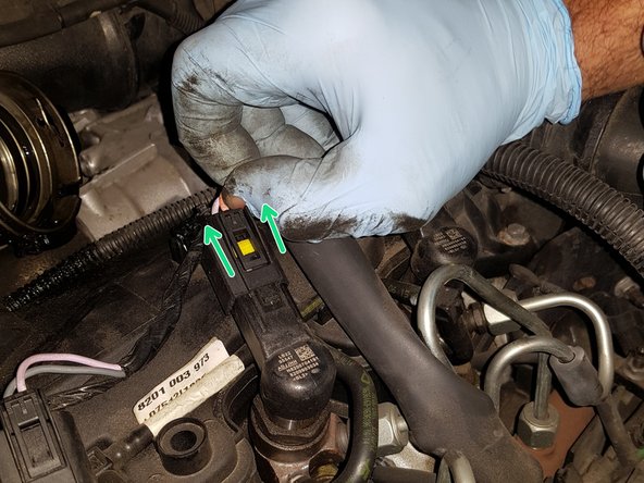 Une foie arrivé à l’étape de configuration avec l’outil de diagnostic lire les codes pour identifier la position enregistrée dans le calculateur puis rentrer les nouveaux codes à la bonne place. La procédure varie en fonction de l’outil diagnostique utilisé, j’ai fait appel à un amis pour la configuration.