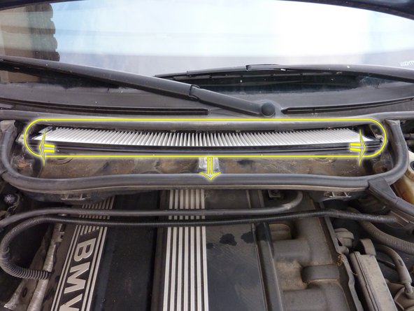 Procéder à la dépose du filtre d'habitacle.