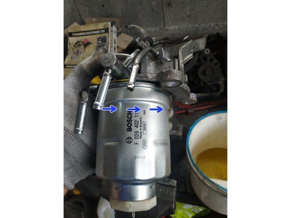 serrer le filtre fort à la main