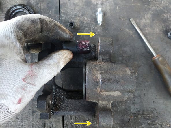 J'ai dû m'y reprendre à plusieurs reprises : le soufflet ne doit surtout pas être vrillé.