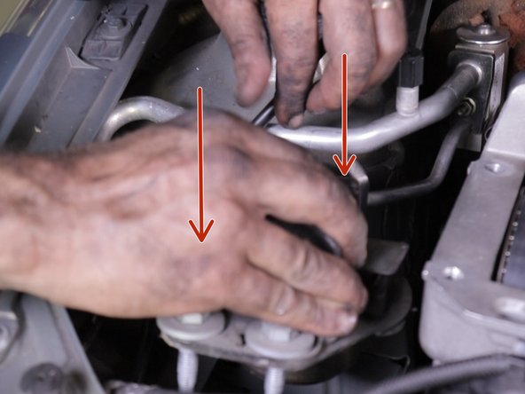 Reposer le support moteur silentbloc dans son emplacement