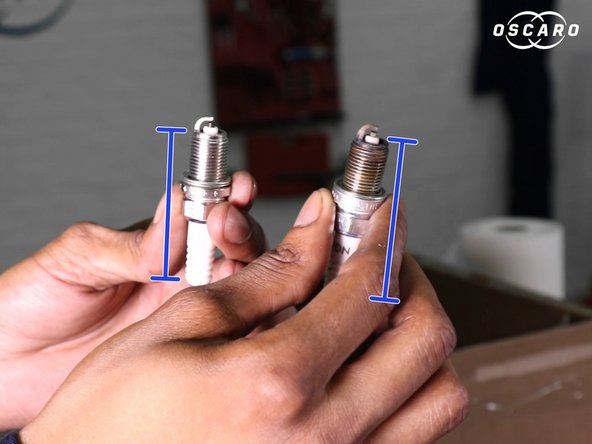 Comparer l'ancienne et la nouvelle bougie d'allumage(longueur, connecteurs)