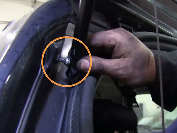 Clipser le vérin en bas