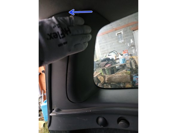 clipser le cache en appuyant dessus