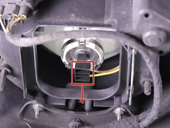 Retirer le faisceau en le tirant vers le bas