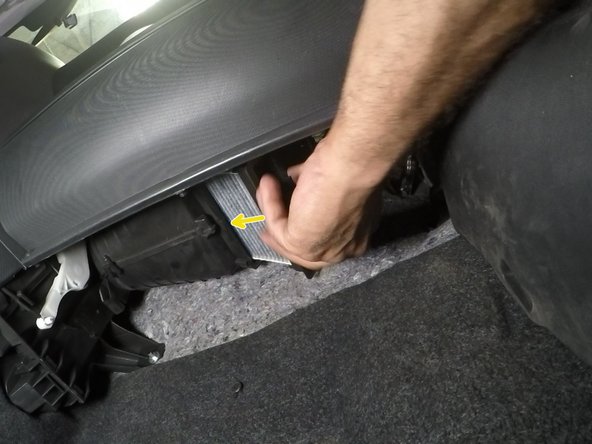 Bien vérifier le sens de montage du filtre d'habitacle