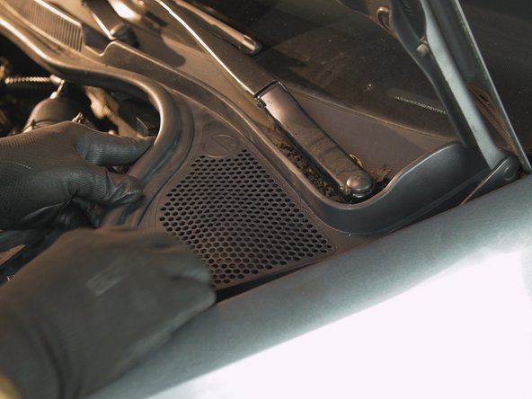 Replacer la baie de pare-brise et son joint