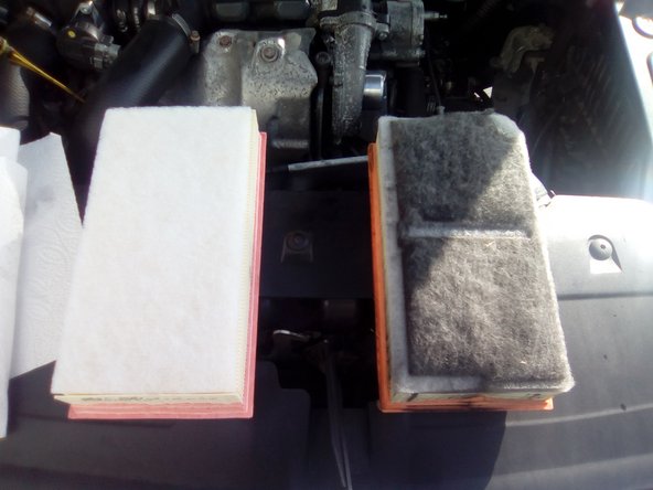 Vérifier la correspondance des 2 filtres à air  avec le neuf et l'ancien .