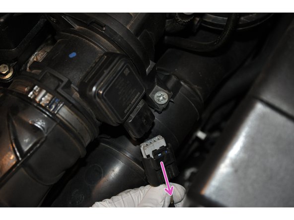 
Unscrew the air line fastener
