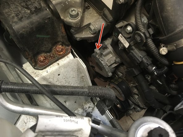 Détendre le tendeur à l'aide de la clé plate de 15