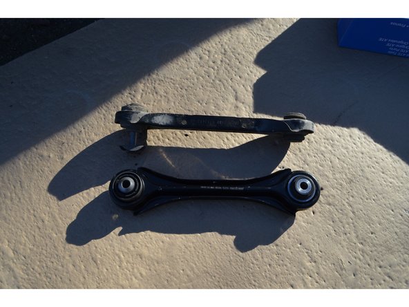 Le remontage s'effectue dans le sens inverse.