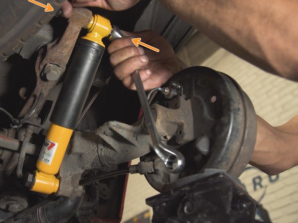 
Tighten the top bolt with the 18 keys
