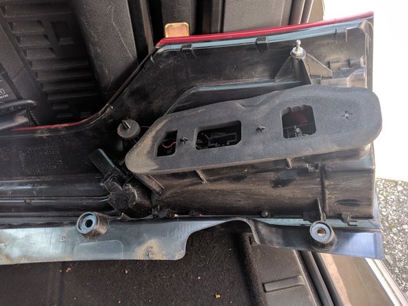 Retirez la mousse de la platine