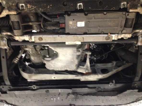 Retirer le cache sous moteur