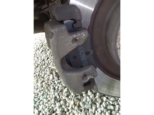 Reposer le ressort anti-bruit