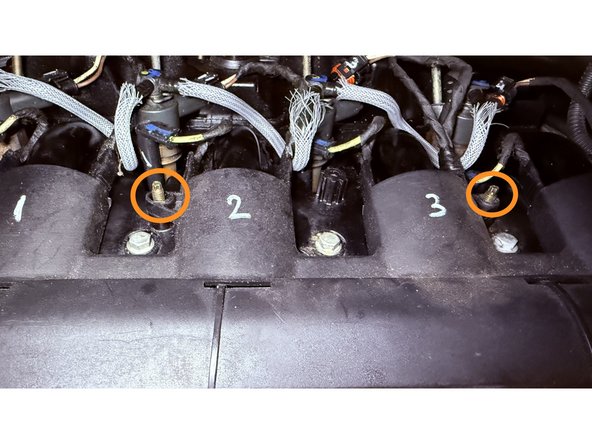 Retirer les 2 écrous supérieurs