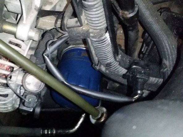 
To go up le nouveau filtre by squeezing it firmly by hand
