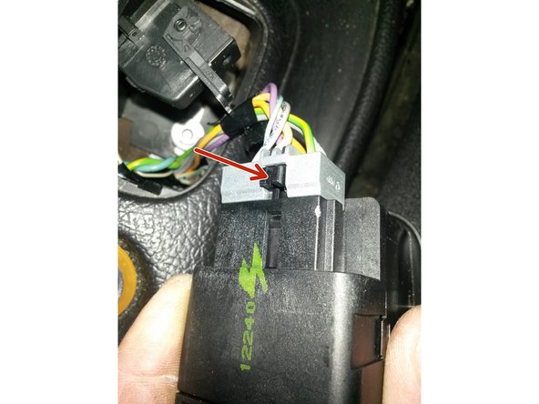 Appuyer sur le clip.