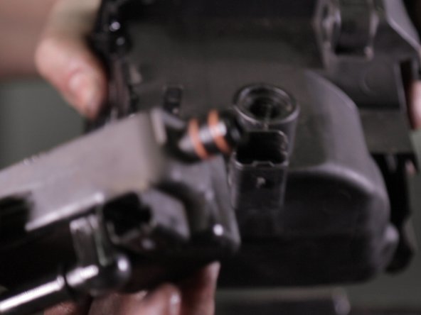 Extraire le réchauffeur aidez vous d'un tournevis plat pour faire levier